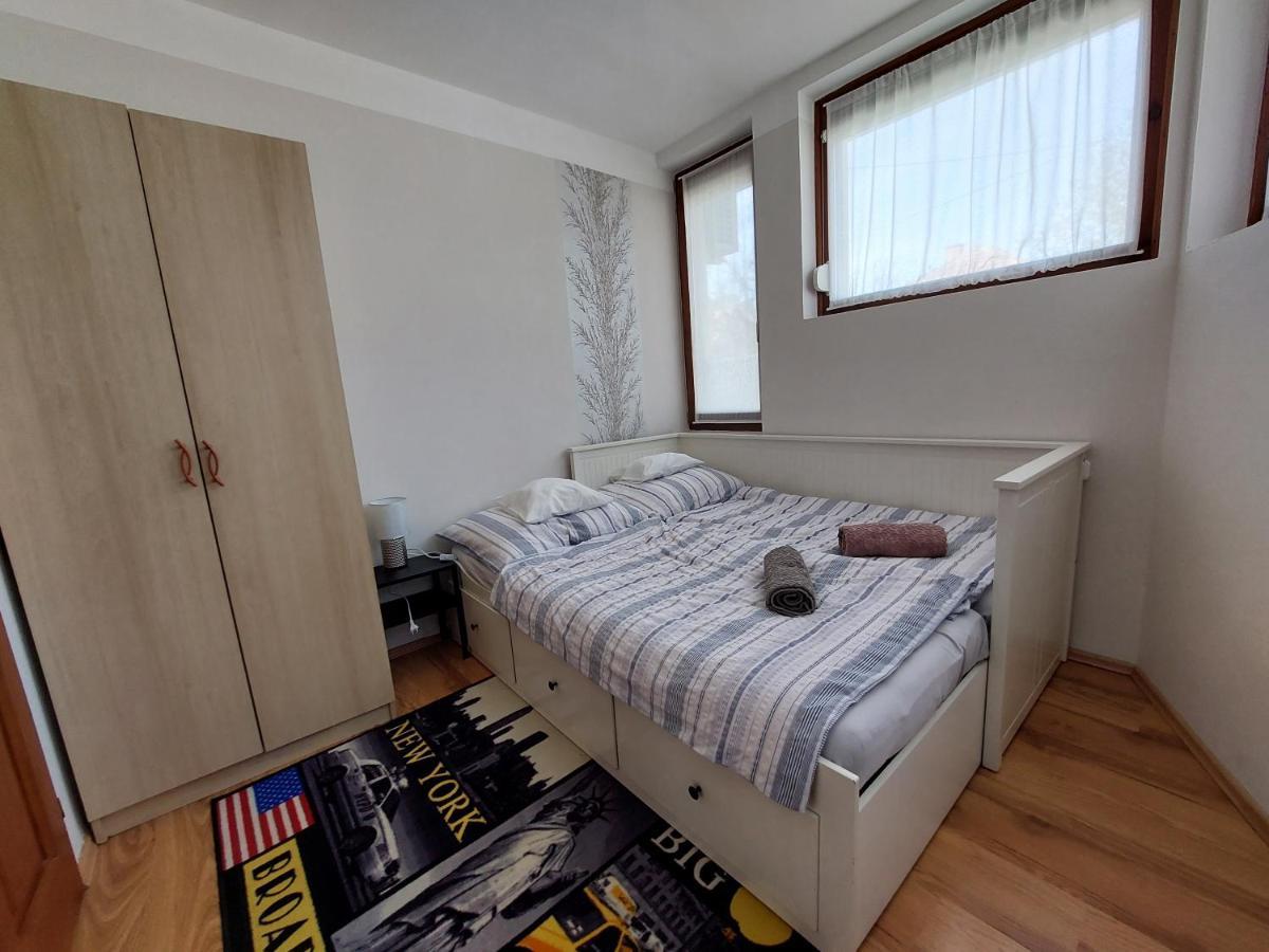 Csaladbarat Vendeglak Szegedi Maganszallashely 9 Fo Reszere, Nagycsaladok Es Barati Tarsasagok Reszere Exterior foto